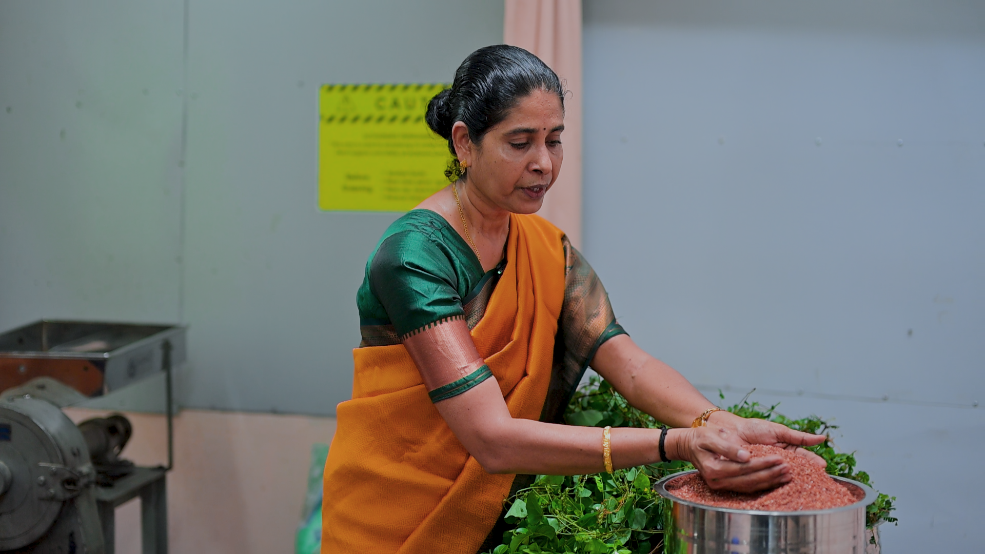 അന്ന് അടുക്കളയിൽ തുടങ്ങിയ വീട്ടമ്മ ഇന്ന് വിജയം കൊയ്ത സംരംഭക